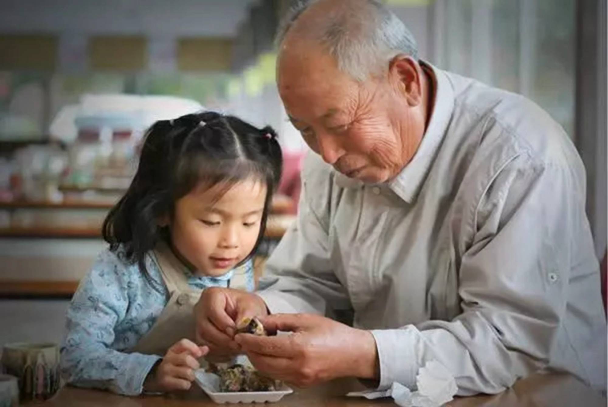 爸爸的独特智慧，豆子解决孩子乘飞机焦虑之道