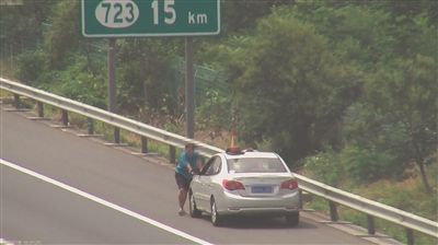 广西高速上的逆行之旅，一家三口的冒险之旅